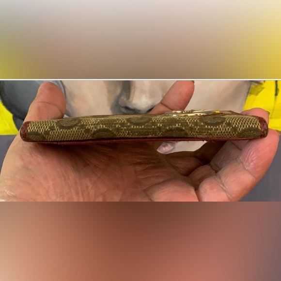 Gucci Beige and Red GG Card Holder - Picture 8 of 12